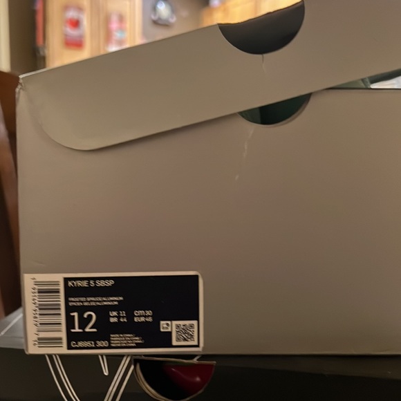 Kyrie, 5SBSP size 12 Brand new never worn goat authenticated.